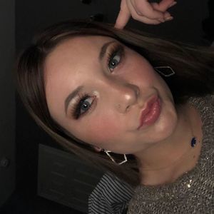 Meet your Posher, Avery